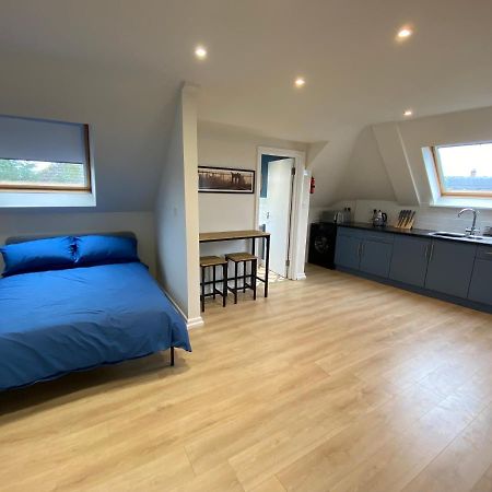 Lovely Spacious Loft Close To Train Station Worthing Zewnętrze zdjęcie