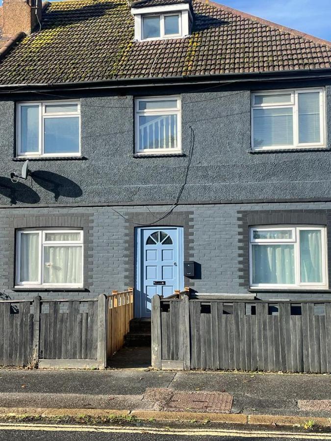 Lovely Spacious Loft Close To Train Station Worthing Zewnętrze zdjęcie