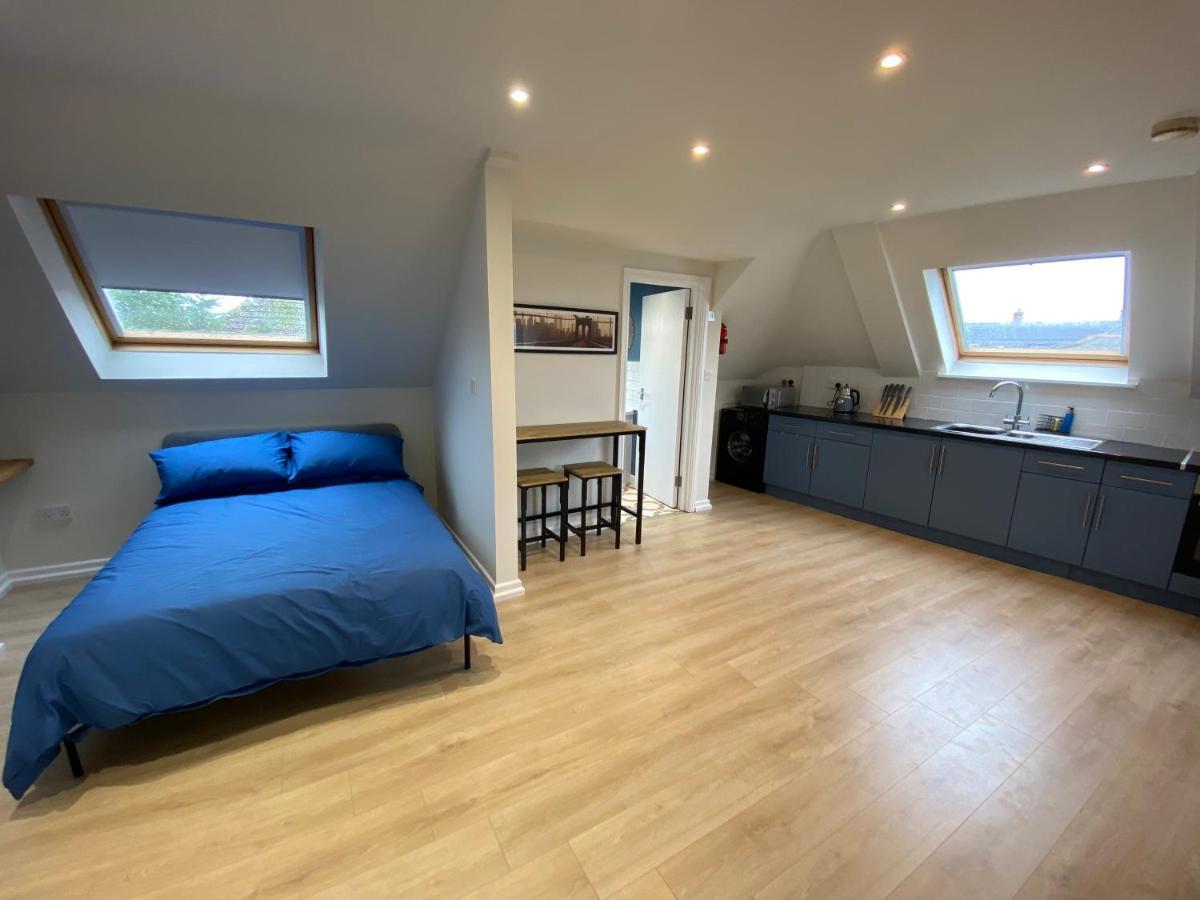 Lovely Spacious Loft Close To Train Station Worthing Zewnętrze zdjęcie