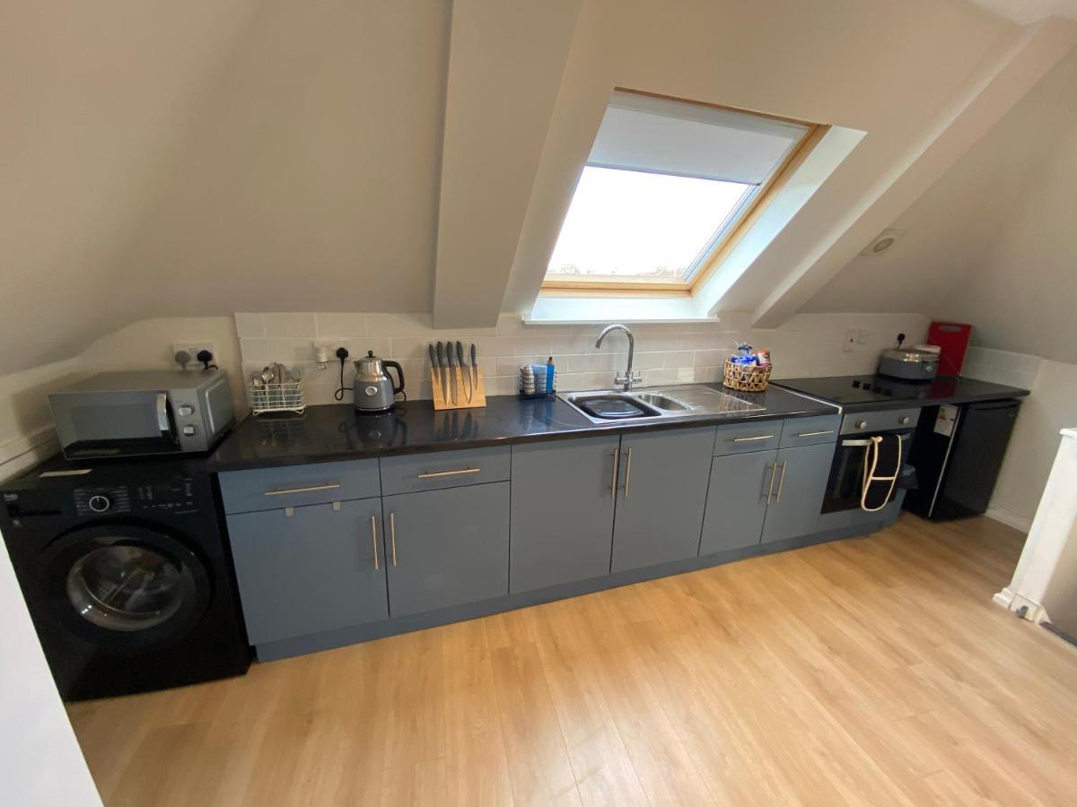 Lovely Spacious Loft Close To Train Station Worthing Zewnętrze zdjęcie