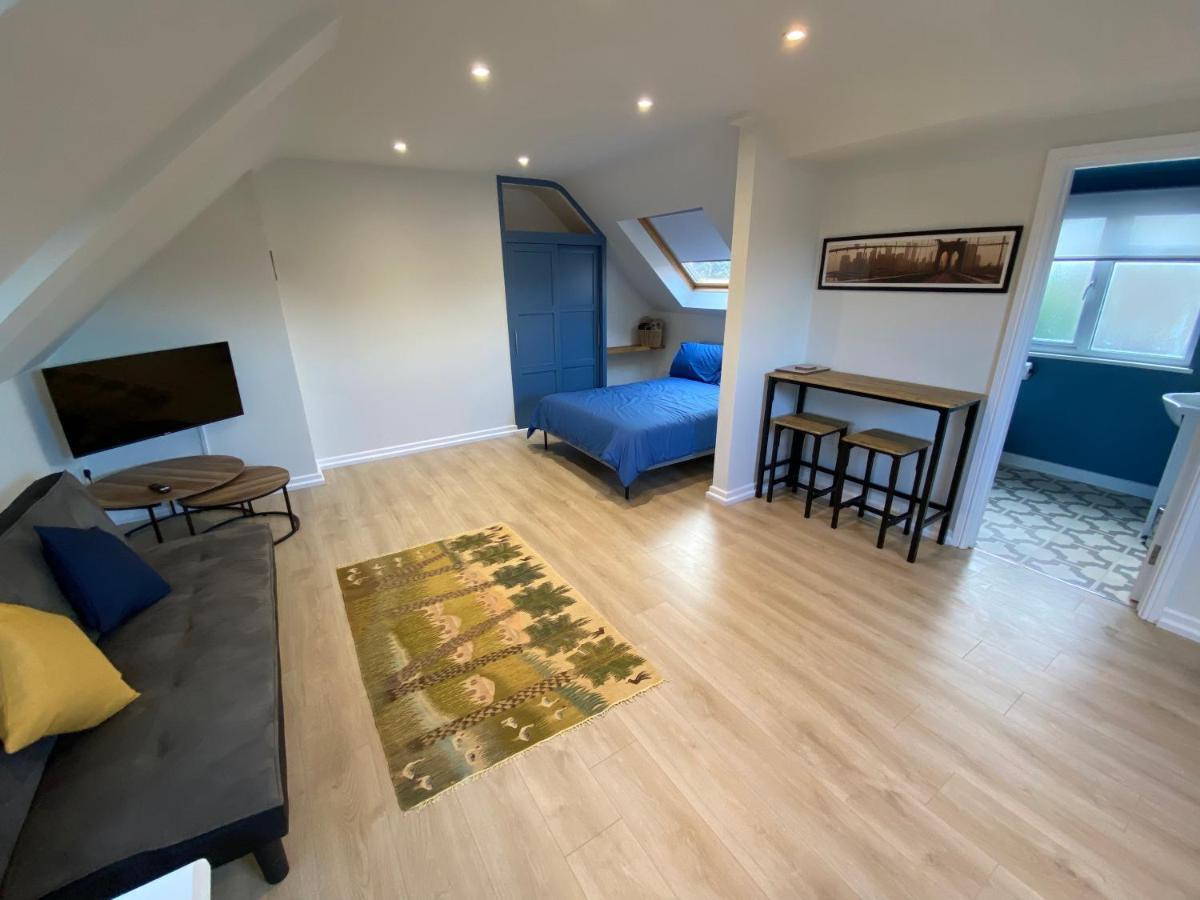 Lovely Spacious Loft Close To Train Station Worthing Zewnętrze zdjęcie