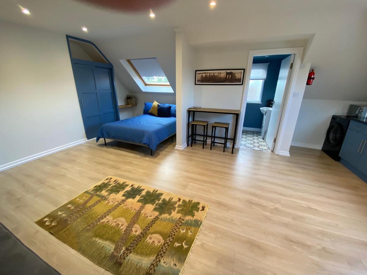 Lovely Spacious Loft Close To Train Station Worthing Zewnętrze zdjęcie